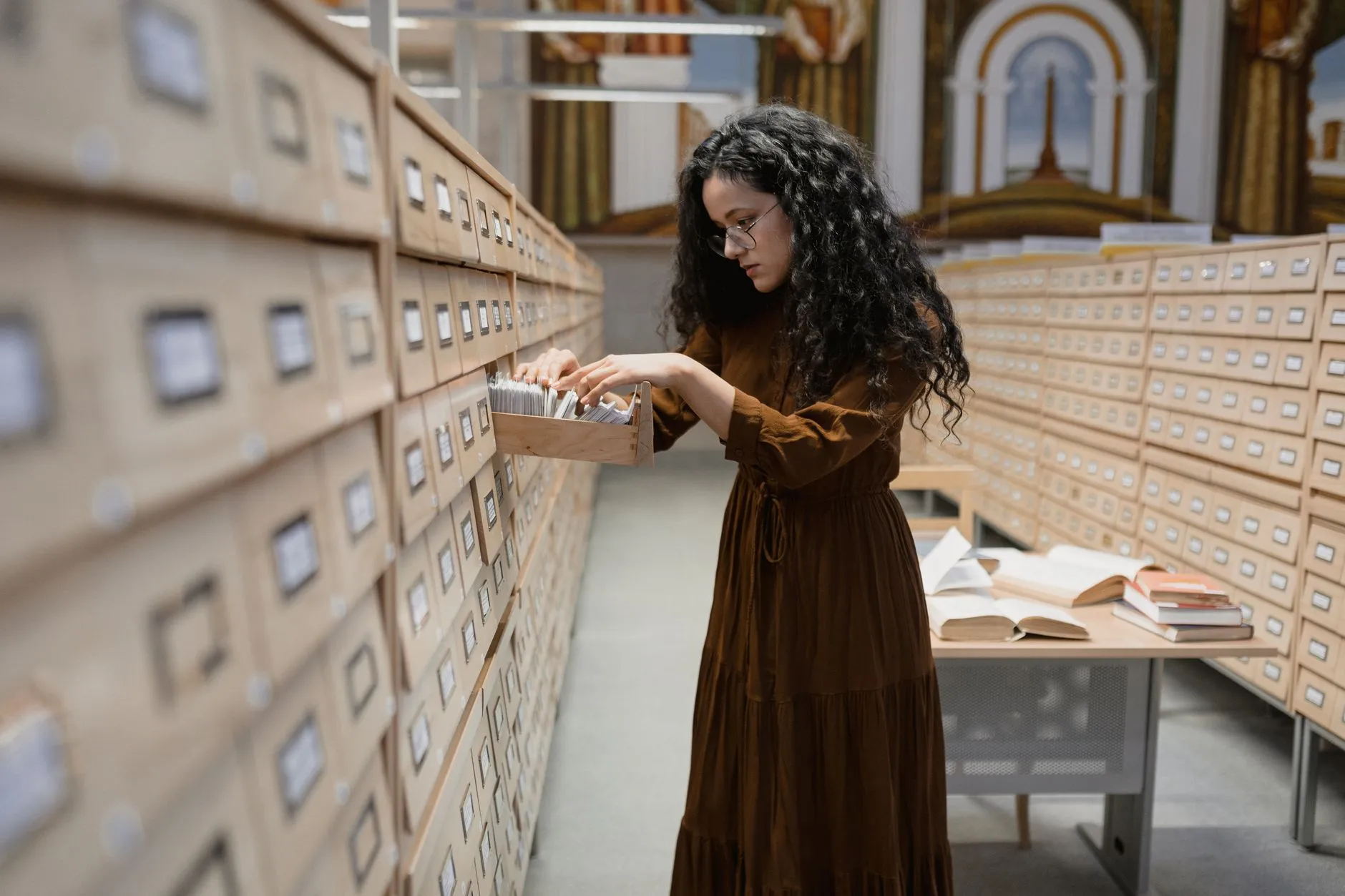 A researcher searching through a large document database to retrieve accurate information — Avaib