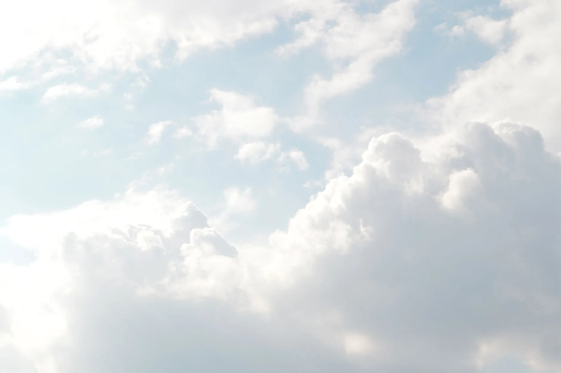 A web platform loading quickly on a laptop connected to scalable cloud hosting — Avaib