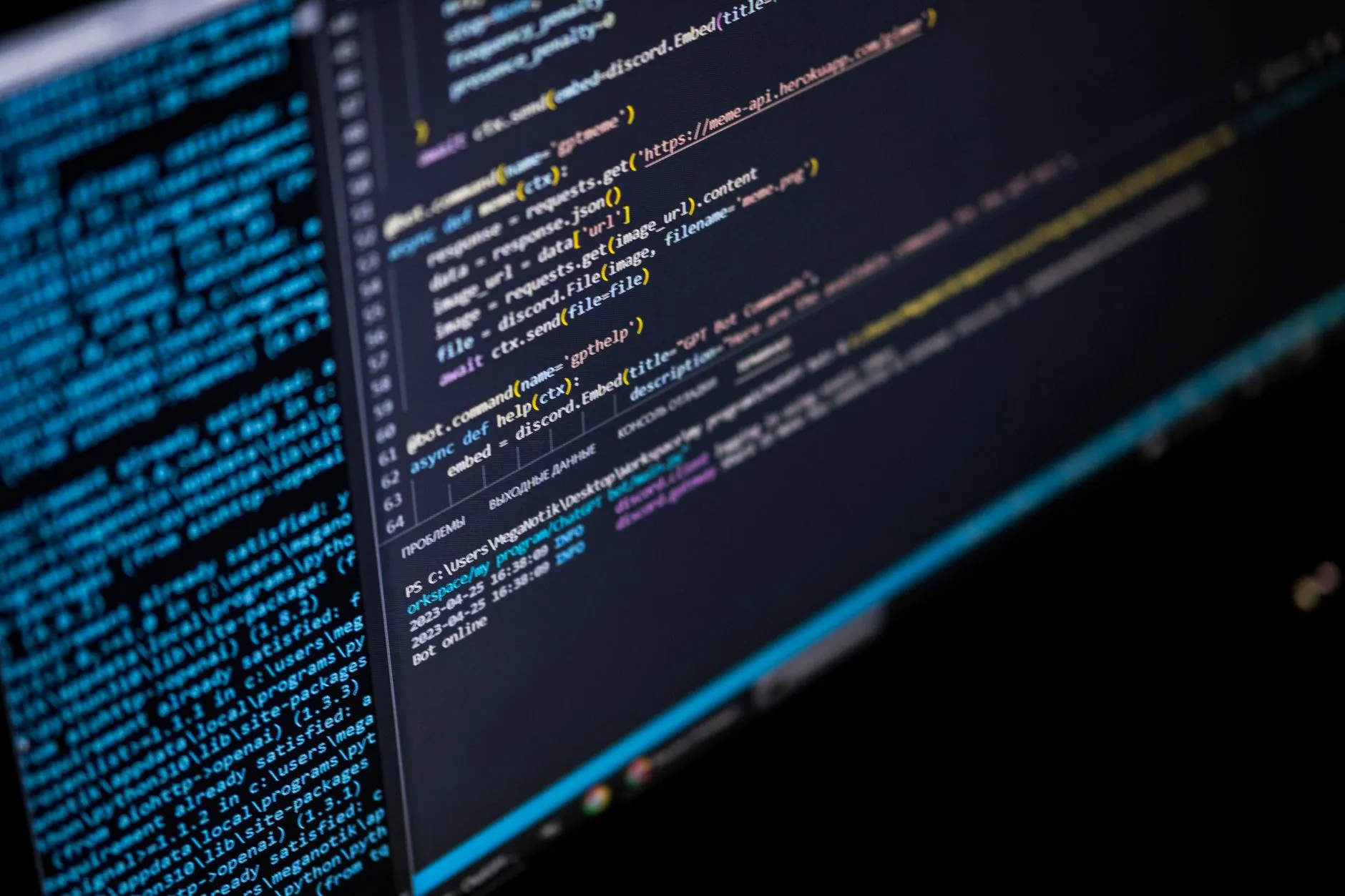 A software engineer connecting systems and data flows on a monitor — Avaib