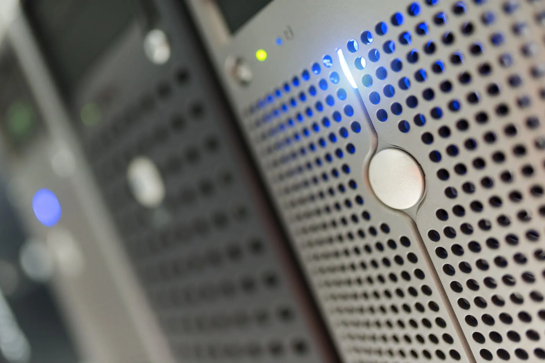 A performance and load test running against a web server showing response time metrics — Avaib