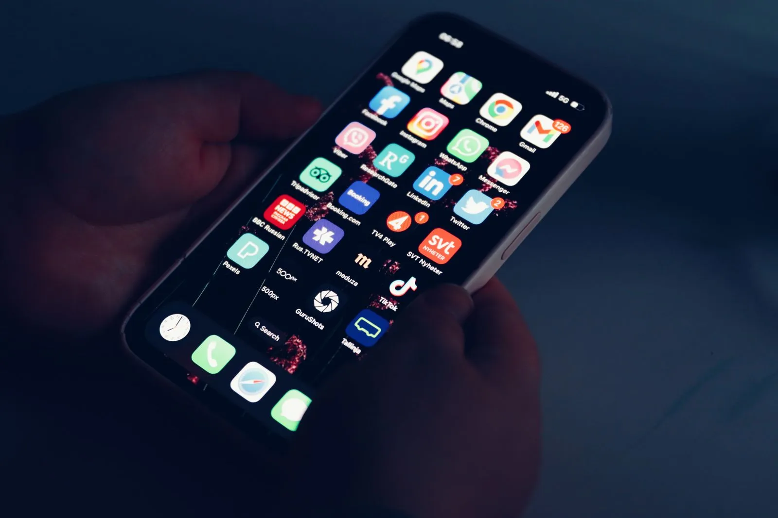 An app being published to the store on a smartphone — Avaib — Avaib
