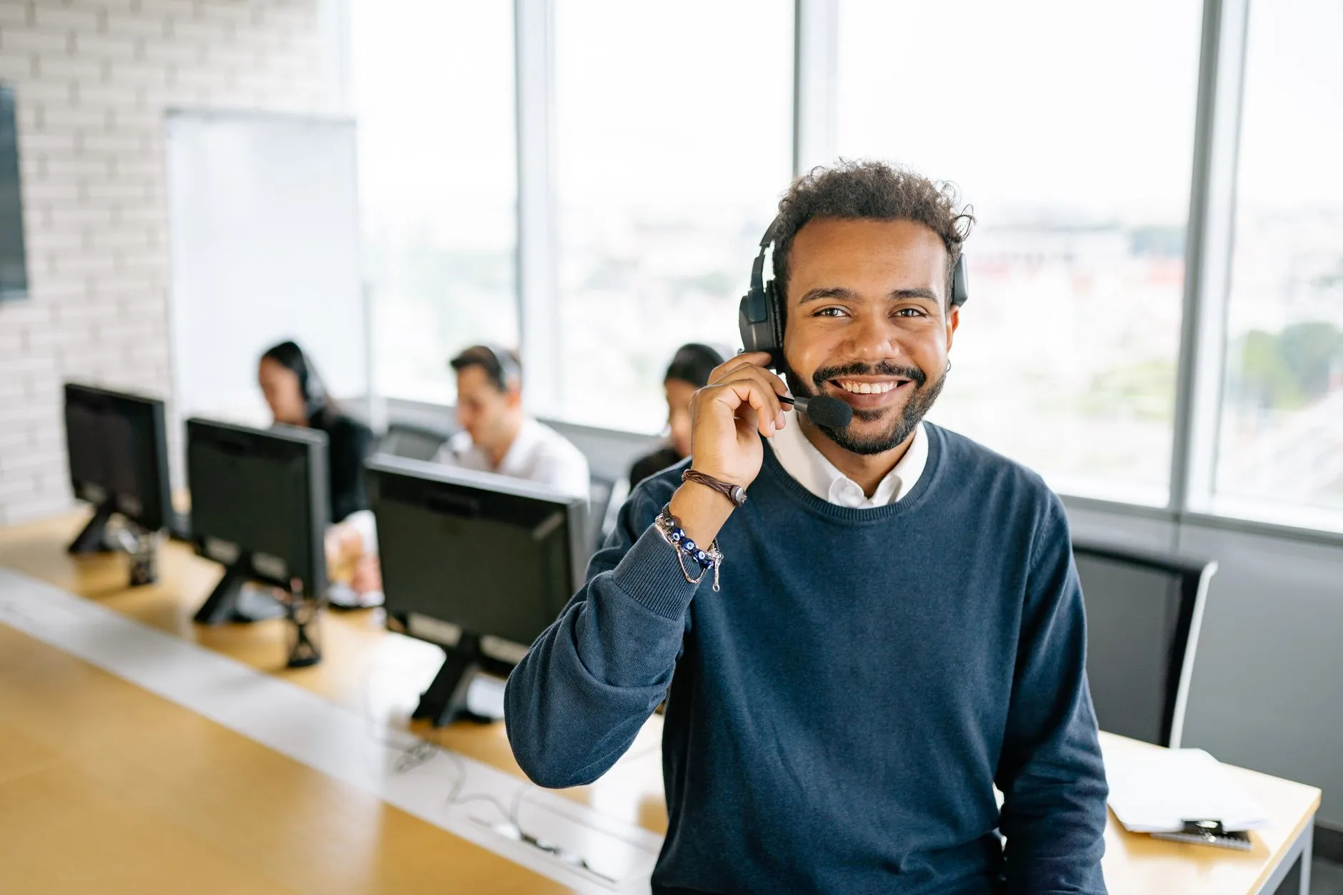 An AI voice agent making an outbound scheduling call